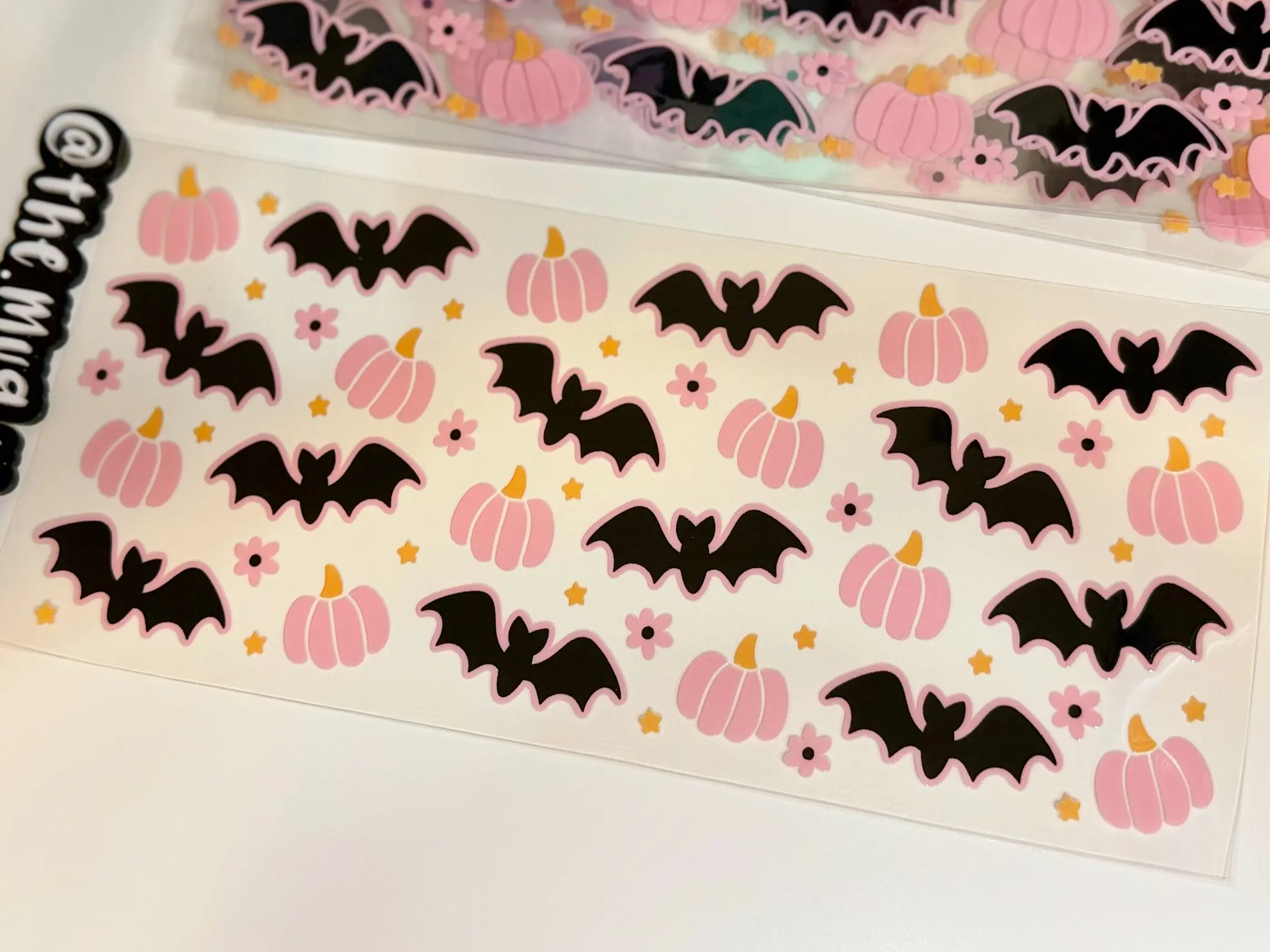Pink Bats - DTF 16oz Can wrap