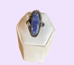Silver Carved Leaf Design Ring with Blue Lapis Lazuli Cabochon – Size 6.5