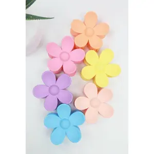 Daisy Matte Hair Claw