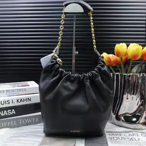 Pre-owned Loewe Lambskin Shoulder Bags Squeeze Black Shoulder Bag T10312446