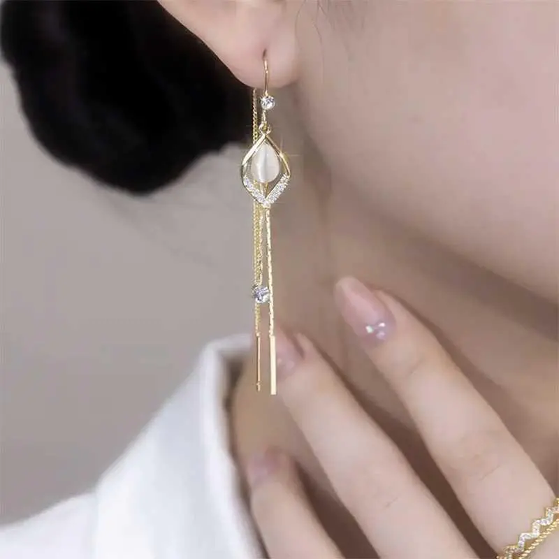 Green 2026 Trendy Long Rhombus Tassel Drop Earrings Light Jewelry Versatile Lightweight Cat's Eye Stone HNAM47