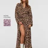 U2SKIIN women’s leopard print plush bathrobe, lightweight V-neck kimono robe, longer length with pockets—warm, soft, fluffy, and lightweight loungewear robe for autumn/winter