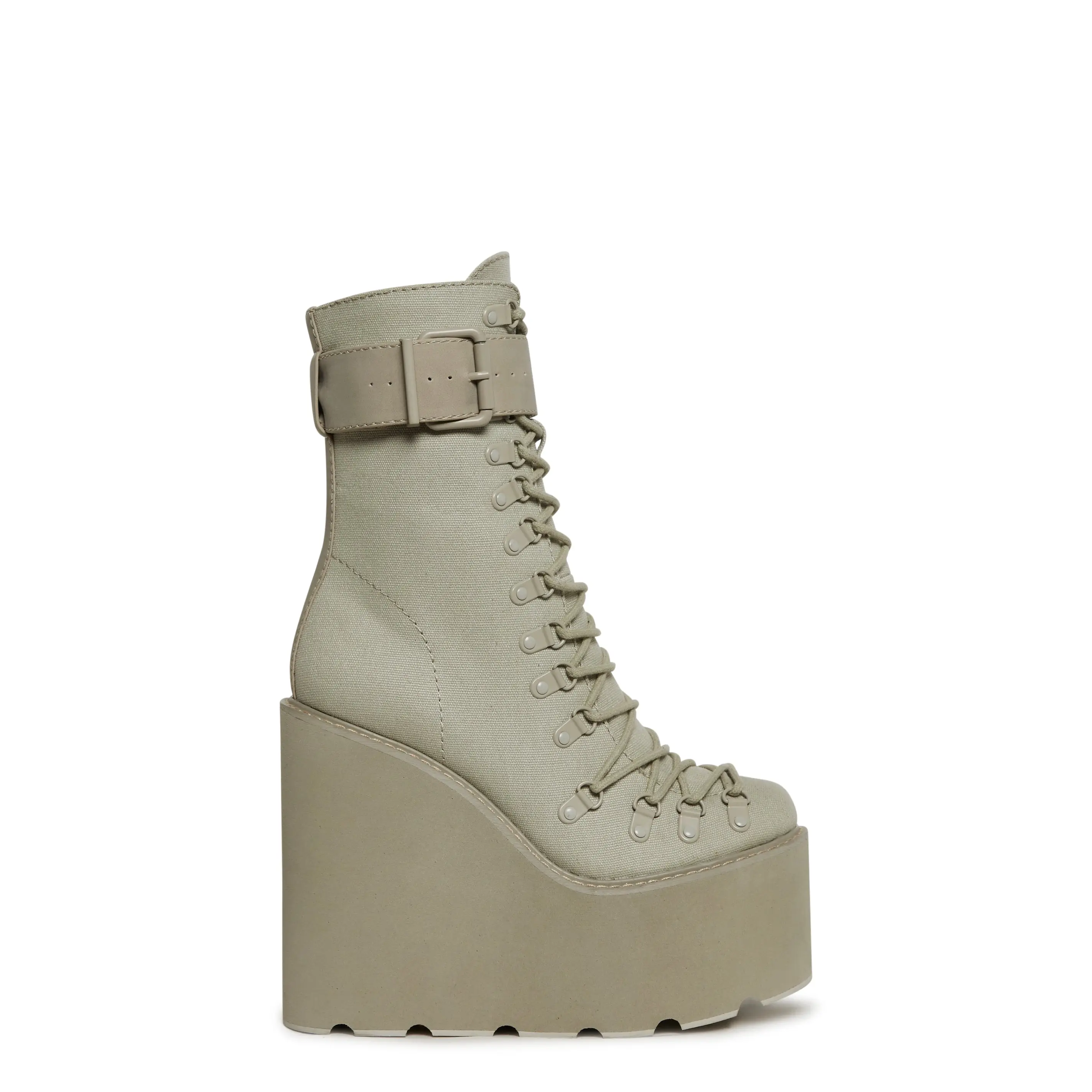 Traitor Boots Super Platform - Beige Traitor Boots Super Platform - Beige