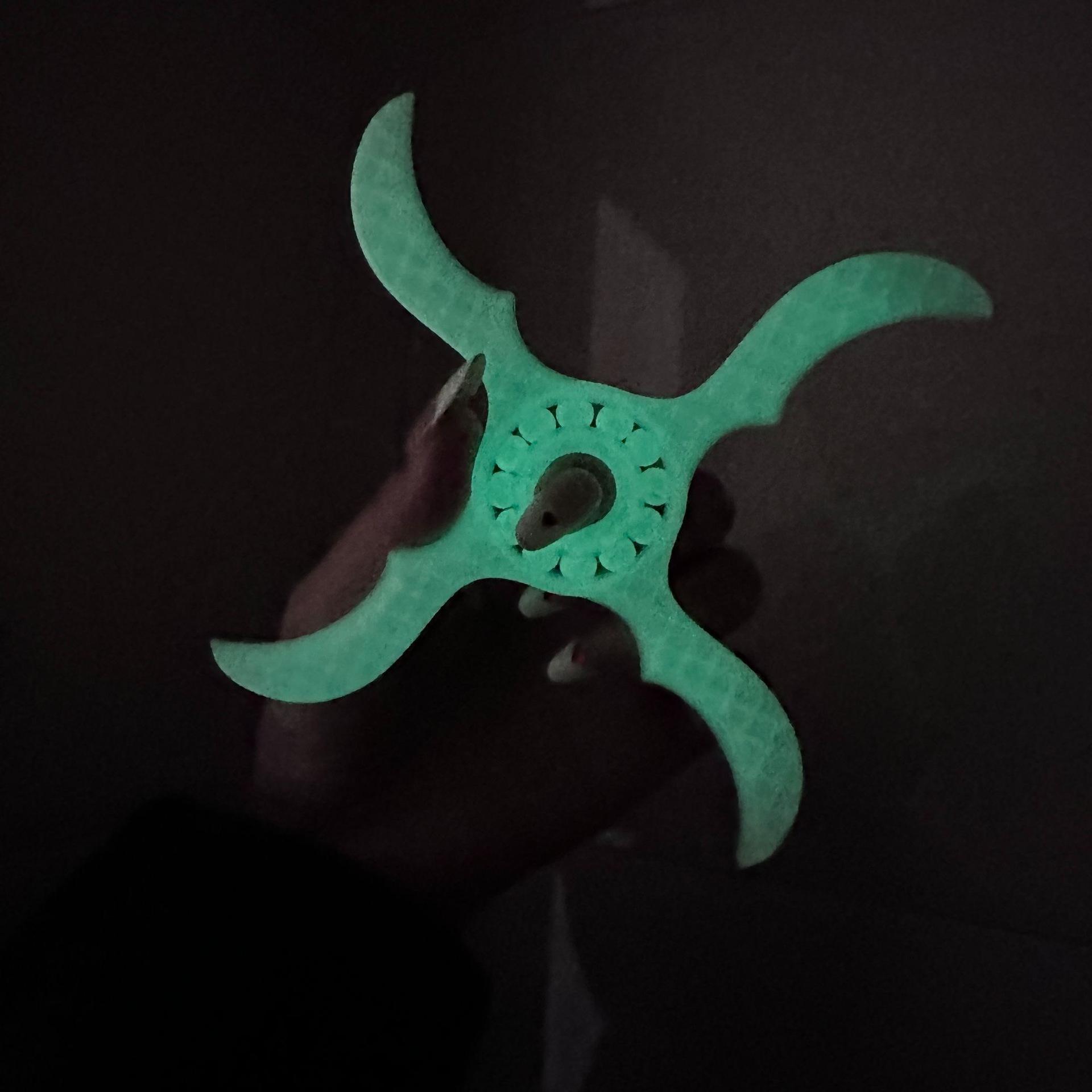 3D Printed Spinning Shuriken Fidget Spinner, Glow in the Dark Ninja Hand Spinner, Stress Relief Toy, Anime Cosplay Prop, Desk Sculpture Decor for Anime Fans