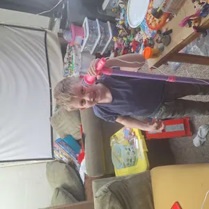 New Karaoke Machine with Stand, Portable Singing Toy for Kids, Ultra-Cool LED Lights, Unisex Microphone, Requires 3x Aa Batteries (not Included)