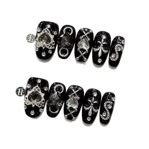 Exquisite Black Heart-Shaped Diamond Decoration Press-on Nails Gothic-2 Reusable Black Chain & Cross Strap Design Tips with Shiny Finish for Long-lasting DIY Bold Styles Suitable for Daily Life Birthday Parties Vampire Dances Concerts Halloween