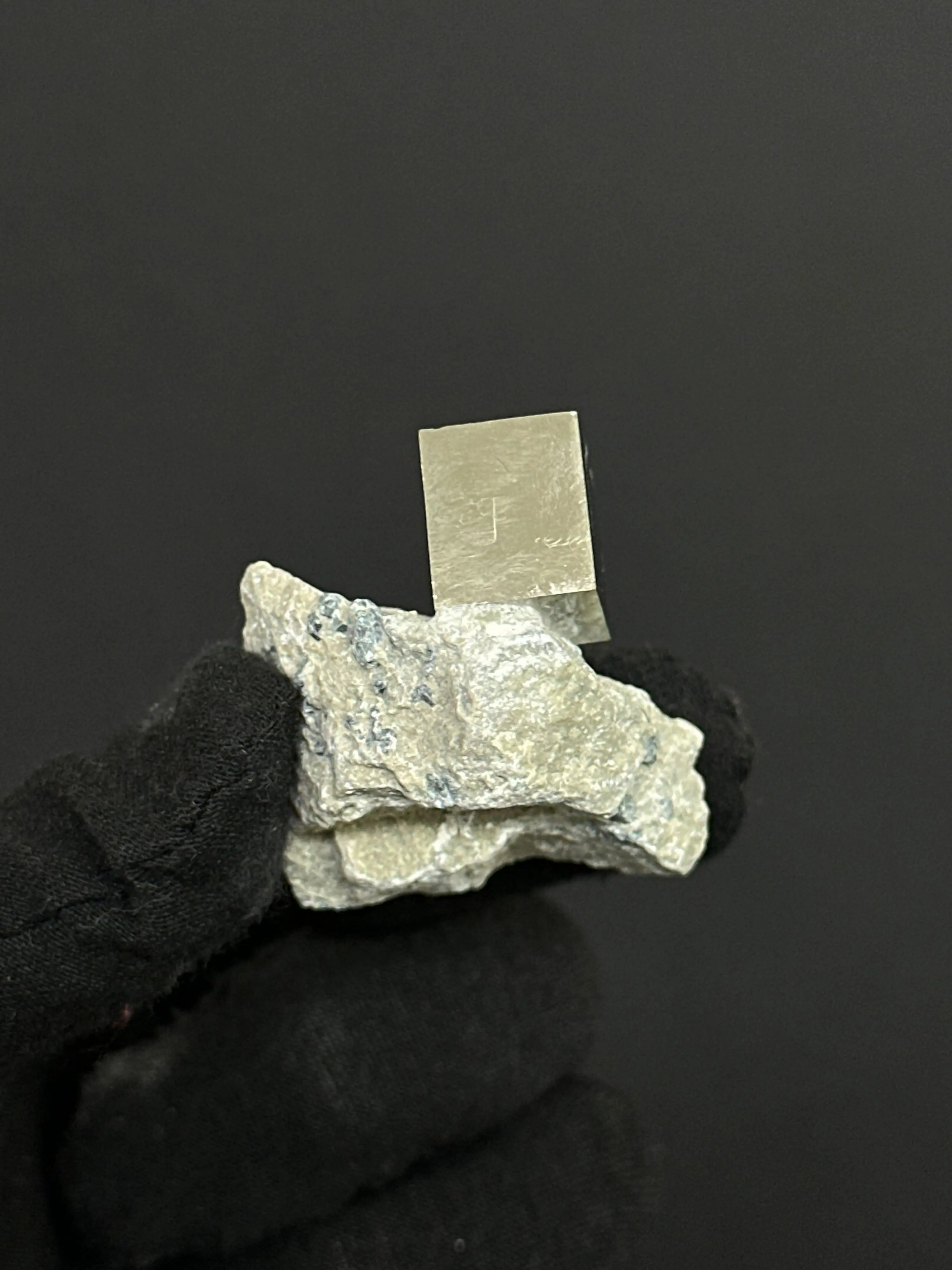 *MINI Cubic Pyrite on Matrix from Mina Ampliación A Victoria, Navajún, Spain.