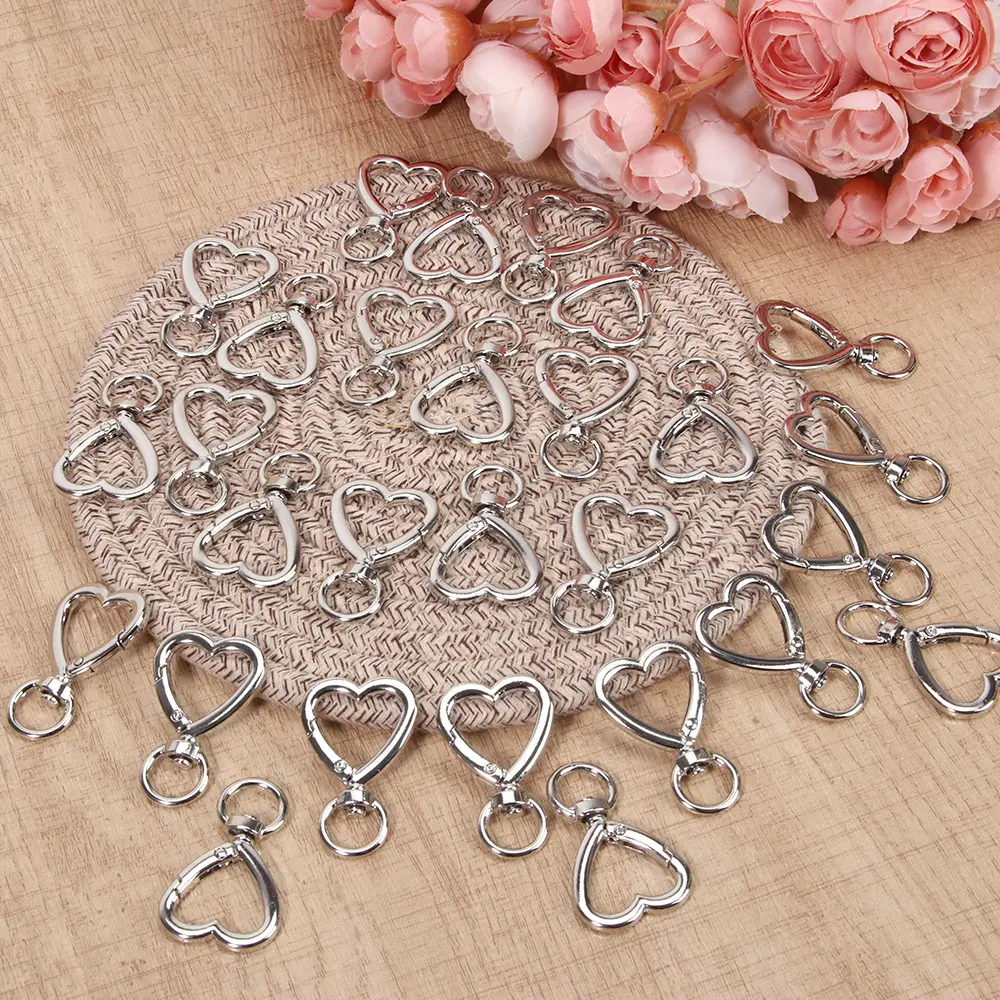 30-Piece Silver Heart Keychains with Quick Attach Alloy Metal Spring Snap Hook Clasps, for DIY Jewelry Making, Party Favors & Craft Projects, Keychain, Diy Crafts, 30 Pieces, Romantic Look