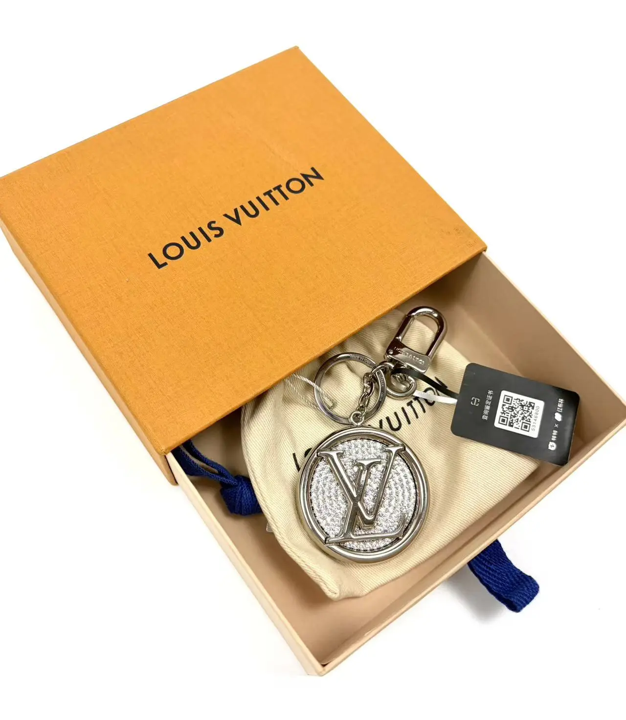Pre-owned Silver Bag Accessory Keychain for Luggage & Bags