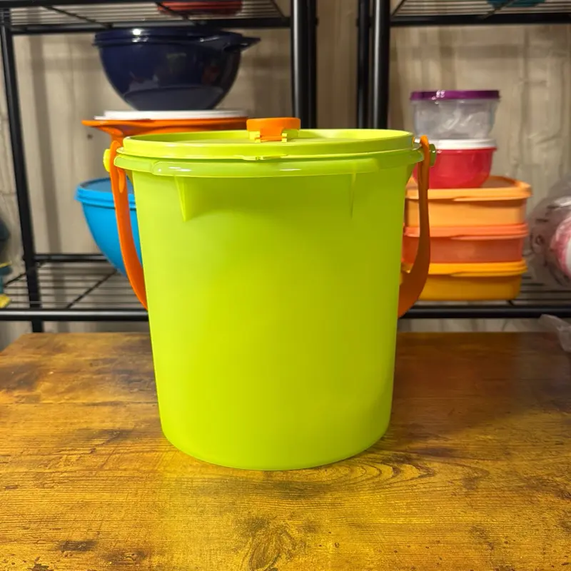 Tupperware 5L Easy Go Bucket Lime Green