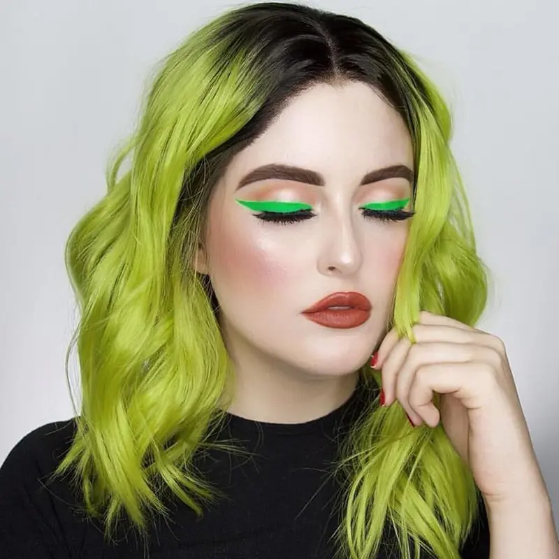 ZIHAN Women's Short Ombre Green Wavy Middle Part Beach Wave Synthetic Costume Wig - No-Fuss Style Change Hairpiece for Cosplayers, Halloween Events, Default