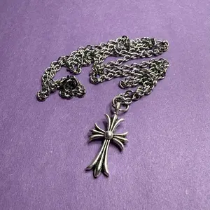 Heavyweight Cross Necklace Vintage 50cm Unisex Stainless Steel Chain Jewelry with Unique Floral Design for Men and Women