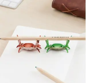 Realistic crab shaped pen holder, 1 creative cute desktop pen holder, decorative desktop decorations for office and home, desk accessories, summer gifts, office stationery supplies, room decoration, winter decoration, birthday gift, home decoration