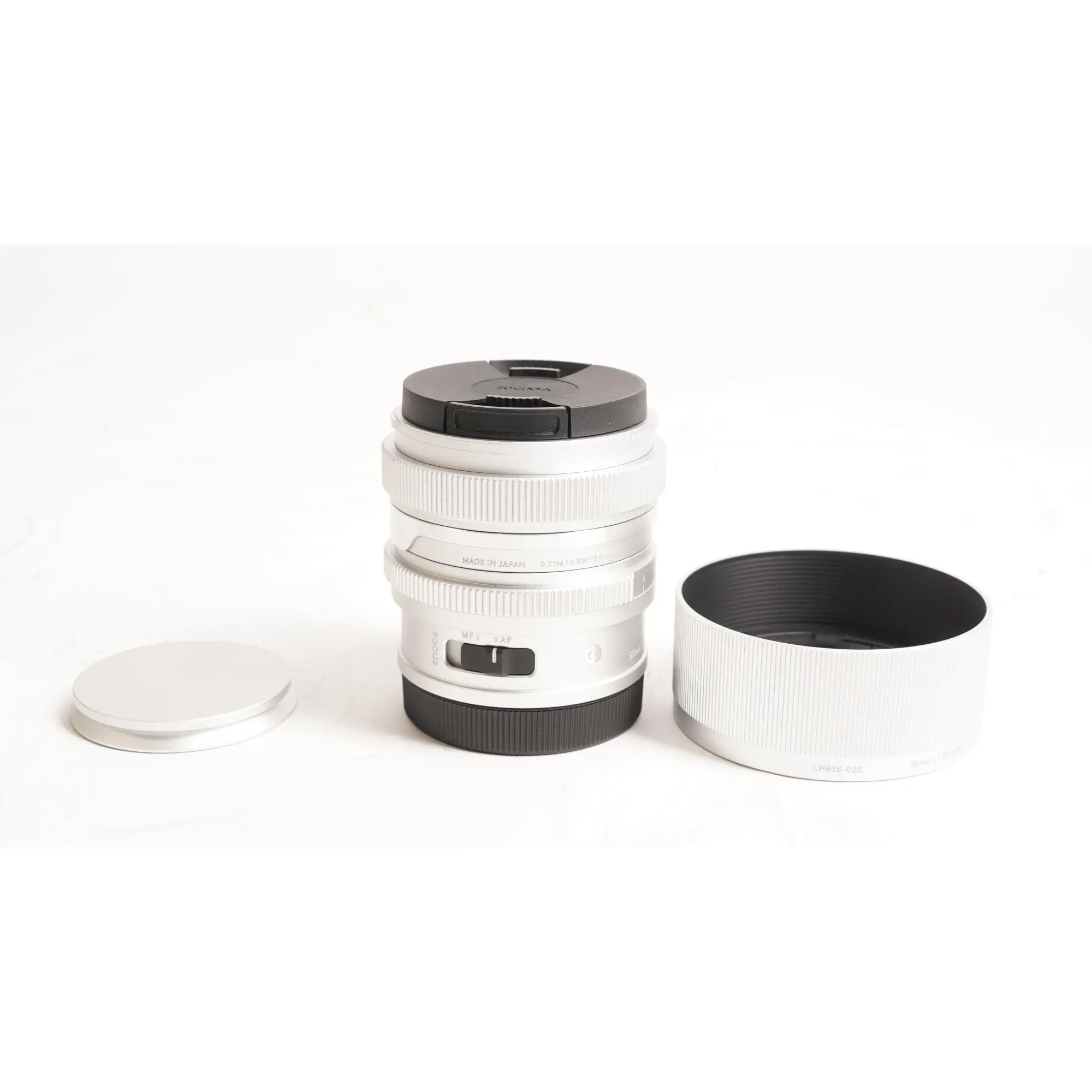 Sigma 35mm F2 DG Silver Contemporary Lens for L Mount (Open Box)
