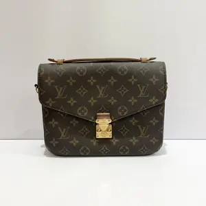 Pre-owned Louis Vuitton Monogram Messenger Bag Classic Brown Monogram Canvas with Gold Hardware and Adjustable Strap