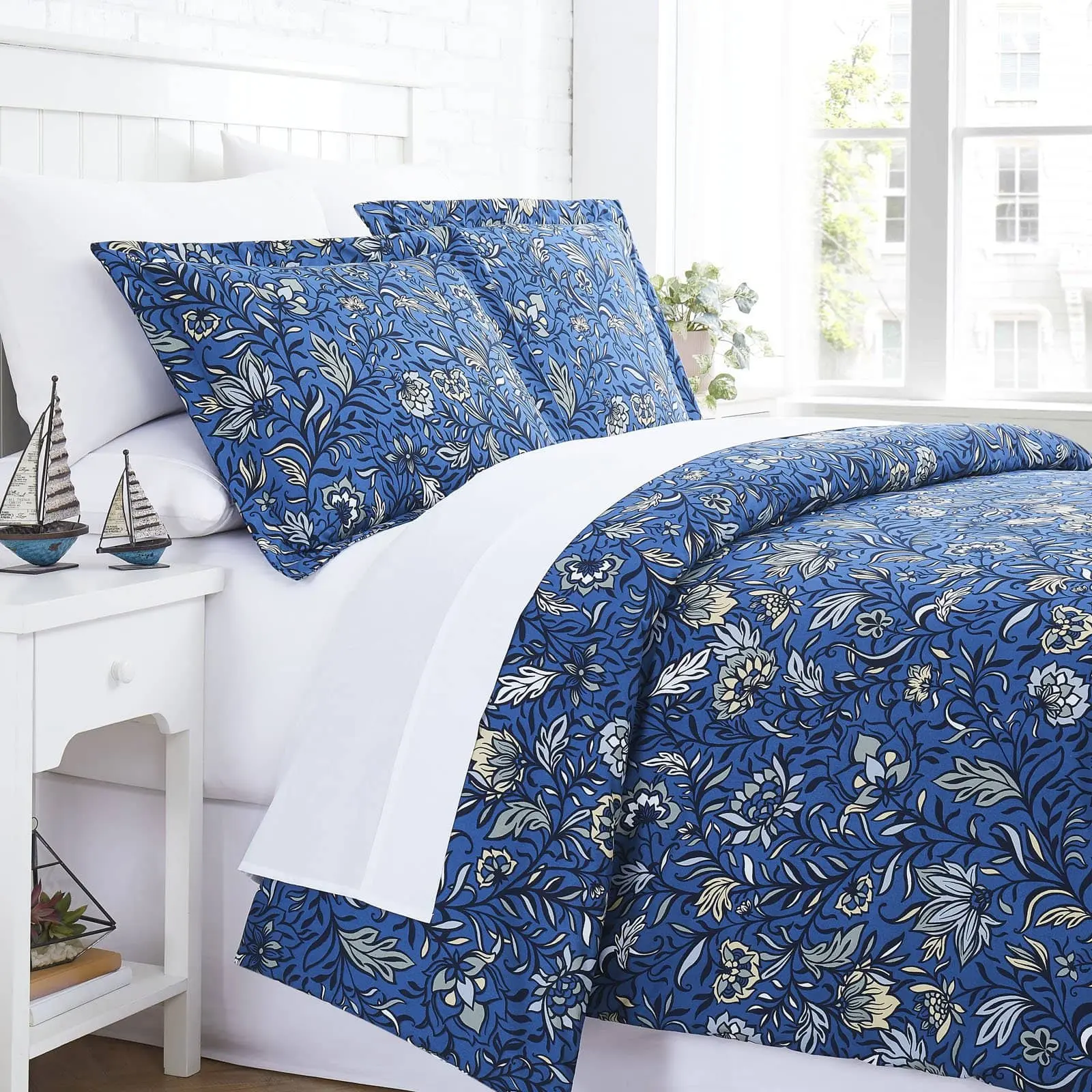 Blooming Blossoms Breathable Floral Duvet Cover Set - Queen Size Option with 4 Insert Ties, Floral Bedding Set, Queen Bedding Sets