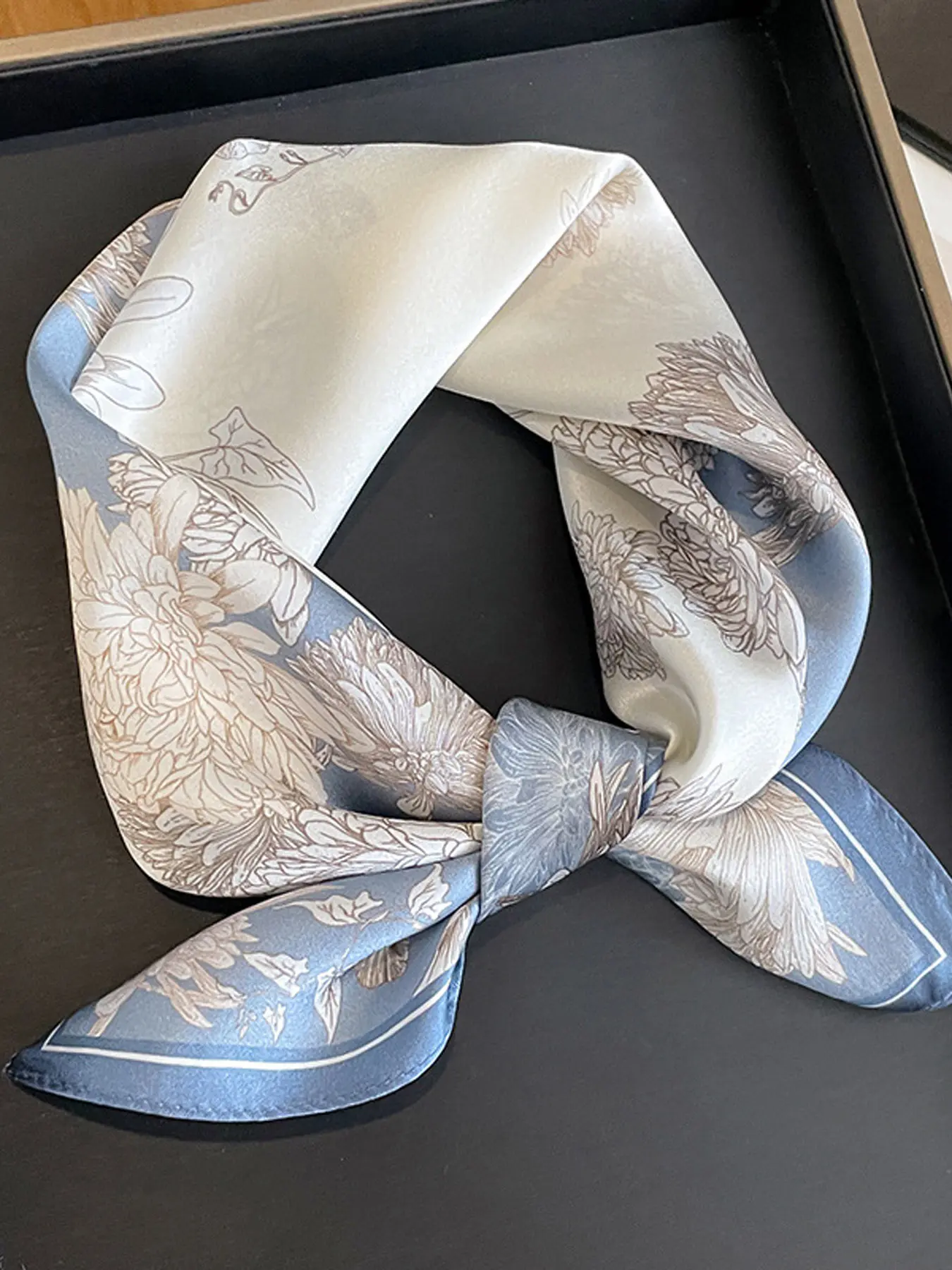 Fashionable Small Floral Print Scarf, Versatile Silk Shawl for Outdoor Travel Dating, Stylish Accessory for All Occasions, Casual Soft Scarf, Floral Pattern Shawl