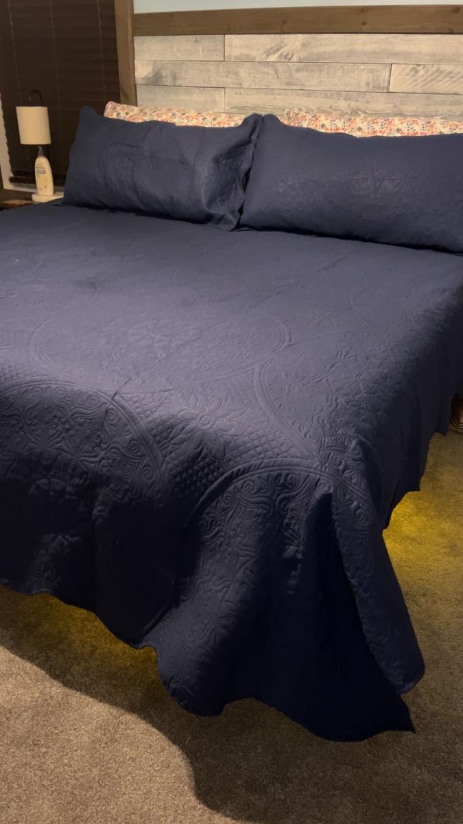 Item: Navy Floral, King