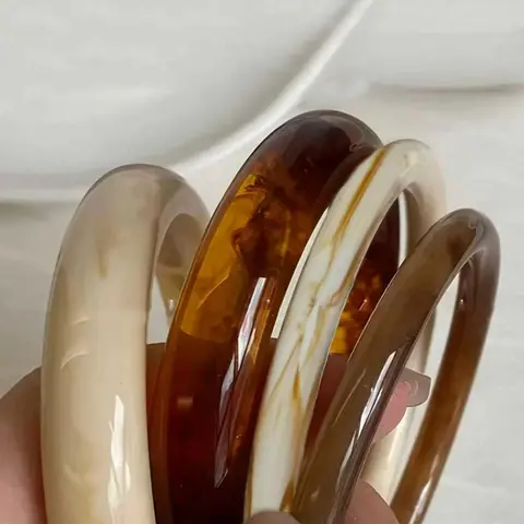 Vintage Resin Amber Acrylic Bangles Set, 4-Piece Versatile Fashion Jewelry for Women, High Quality Daily Wear Accessories