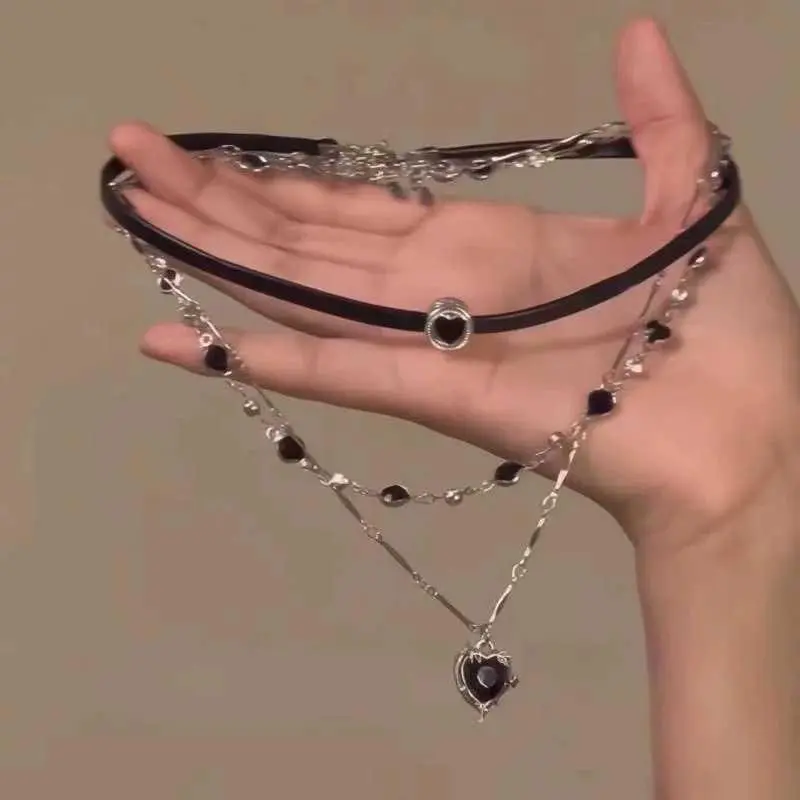 Gothic Y2K Multi Layer Black Peach Heart Pendant Choker Clavicle Chain Necklace For Women Girls Aesthetic Jewelry Accessories