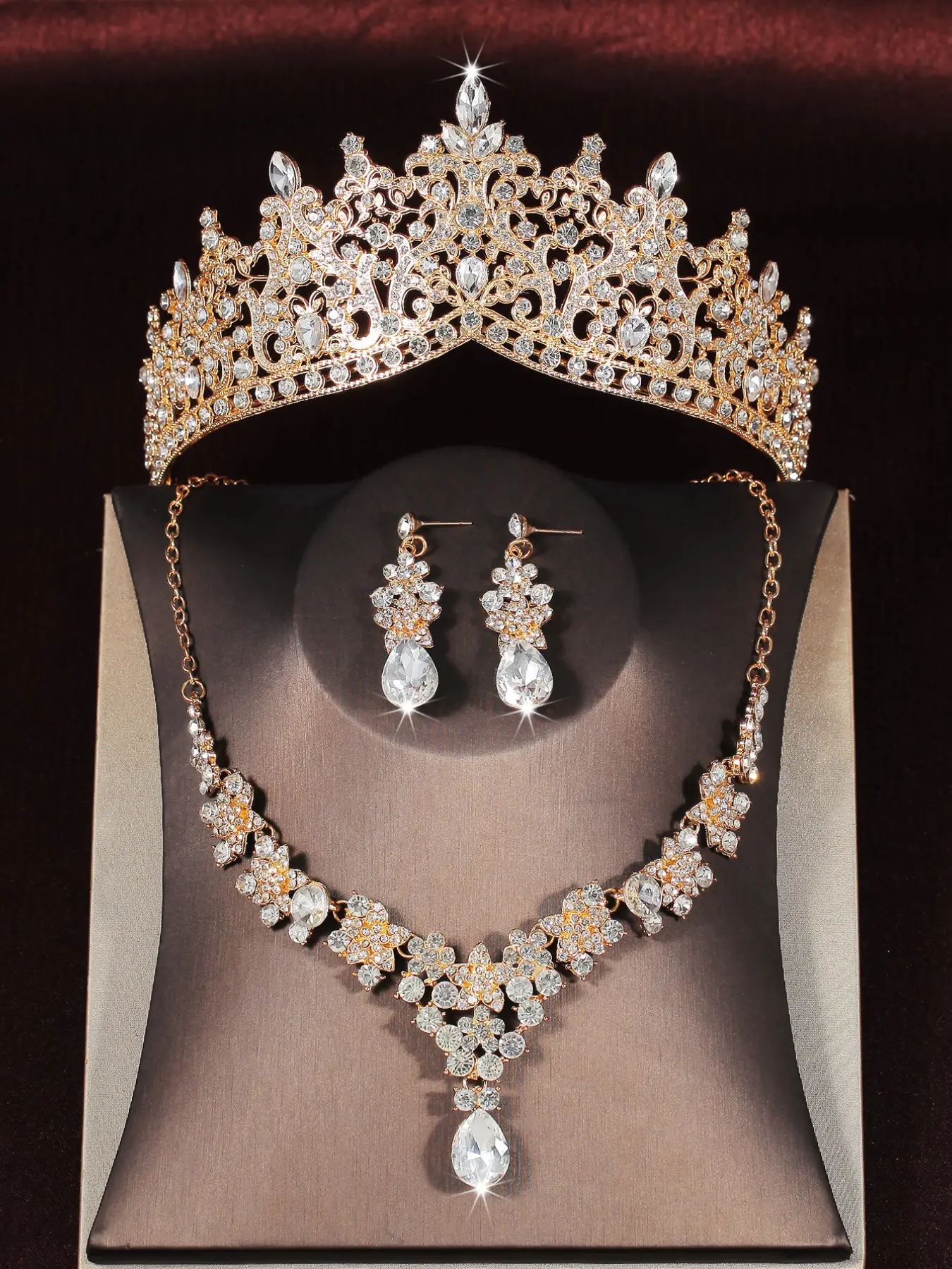A set of bridal accessories, including a crown, a necklace, and earrings, Necklaces Earrings Set, suitable for weddings, parties, and gatherings Matching Jewelry Set Wedding Jewelry Sets For Brides