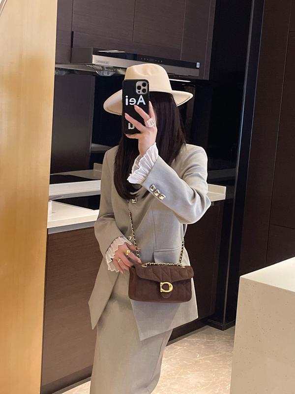 Vintage Luxurious Suede Underarm Bag for Women, 2026 New Faux Suede Commuter Chain Crossbody Shoulder Bag, Versatile Single Strap Handbag Vintage Luxurious Suede Underarm Bag for Women, 2026 New Faux Suede Commuter Chain Crossbody Shoulder Bag, Versatile Single Strap Handbag