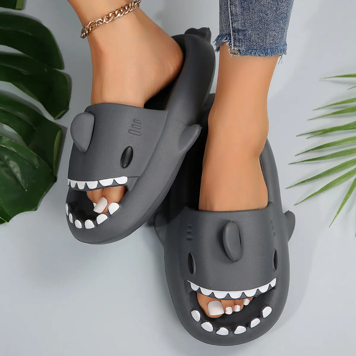 Women's Soft Cute Shark Slippers Summer Anti-Slip Indoor Outdoor Slide Sandals