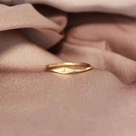 Fashion Classic Simple 26-Letter Women's Decorative Initial Ring, Suitable for Ladies Everyday, Party and Banquets, Holiday Gift, Elegant Fashion Ring, Upscale Ring