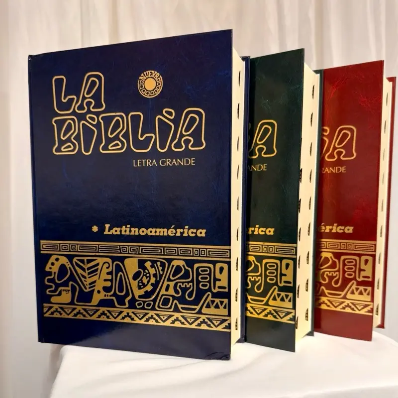 Biblia Latinoamericana Grande Letra Grande Edition in Vibrant Colors and Stylish Design with Elegant Blue Green and Red Tones and Golden Details