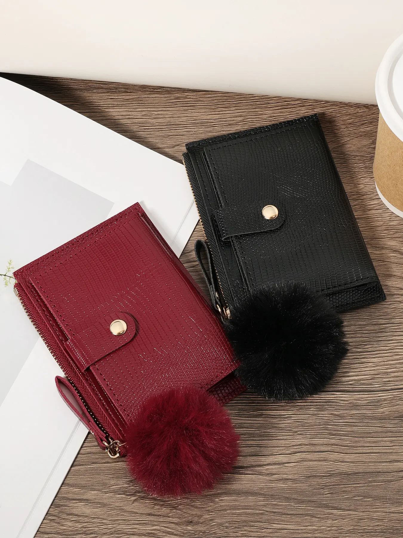 Fashionable and minimalist short double stack wallet, With a Pom-pom Charm, Lightweight portable small credit card holder and notepad, women's multifunctional handbag and coin wallet