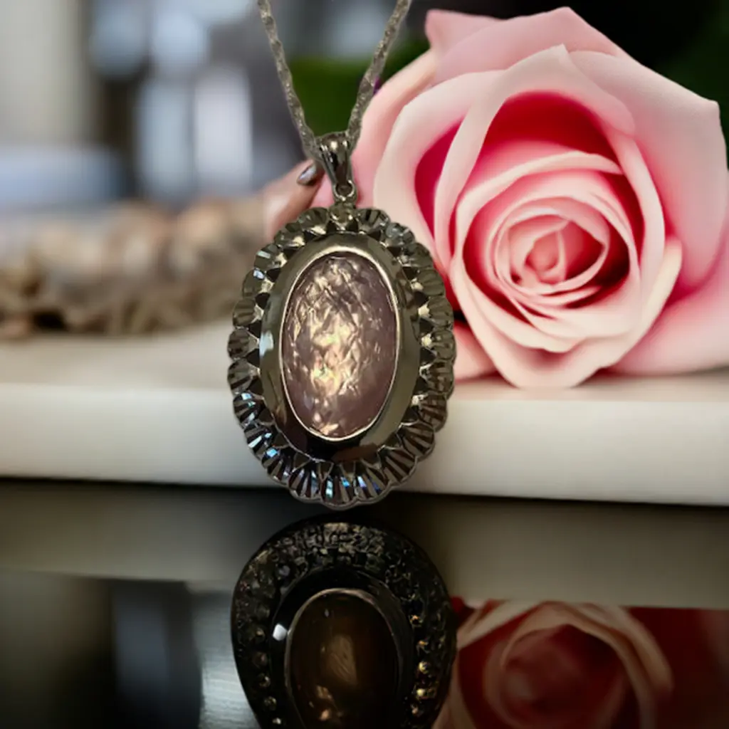 GORGEOUS STERLING SILVER ROSE QUARTZ NECKLACE