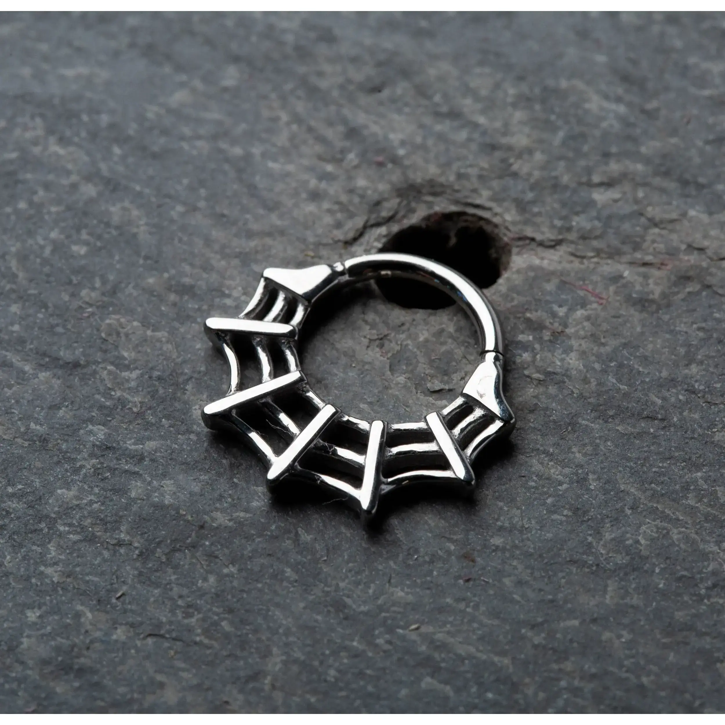 Spider Web Hinged Segment Ring - Stainless Steel Spider Web Hinged Segment Ring - Stainless Steel