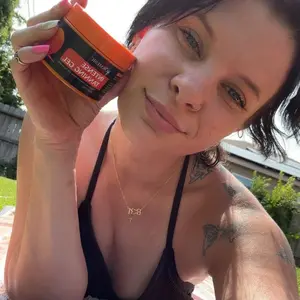 Tan Accelerator for Outdoor Use | Moisturizing, Smooth Finish, Water-Resistant Body Care Radiant Moisturizer， Tanning for most Skin Tones