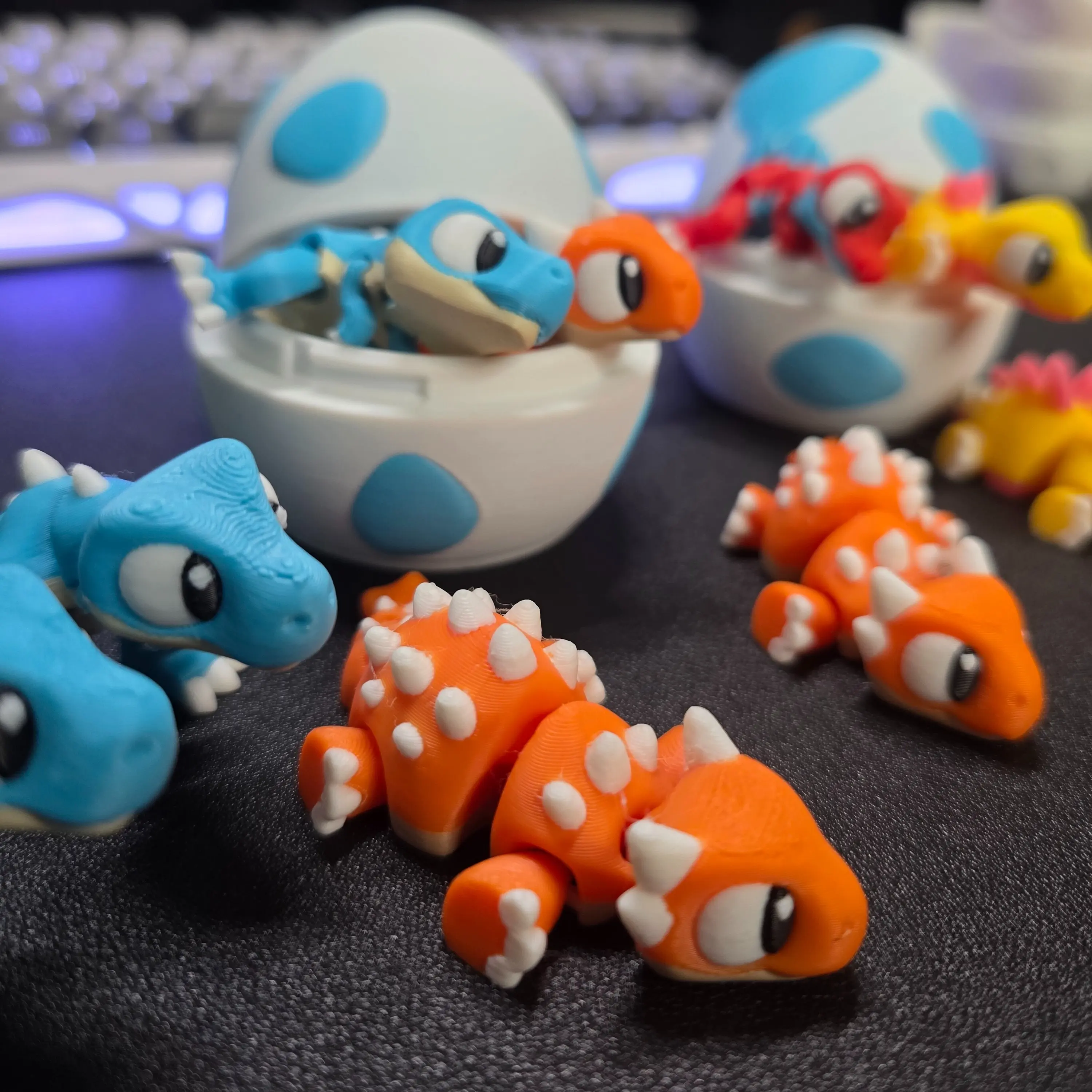 Customizable 3D Printed Dino Egg - 6 Figures in Various Colors with Fun Surprise Design