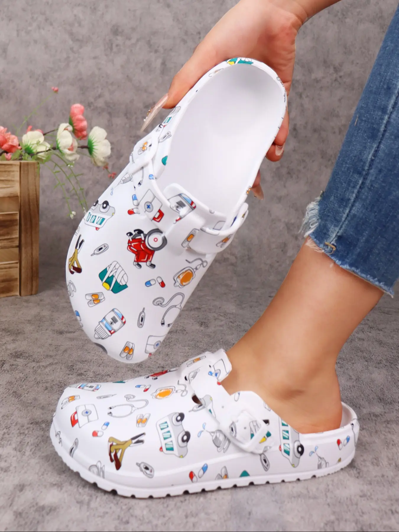 Women's Fashion Cartoon Print Slip-On Shoes, Stylish Punk Clogs, Lightweight Eva Sole, Adjustable Buckle, Closed Toe Design, Perfect for Beach & Garden, Non Slip Slippers, Trendy Casual Slippers, Casual Fashion Slippers