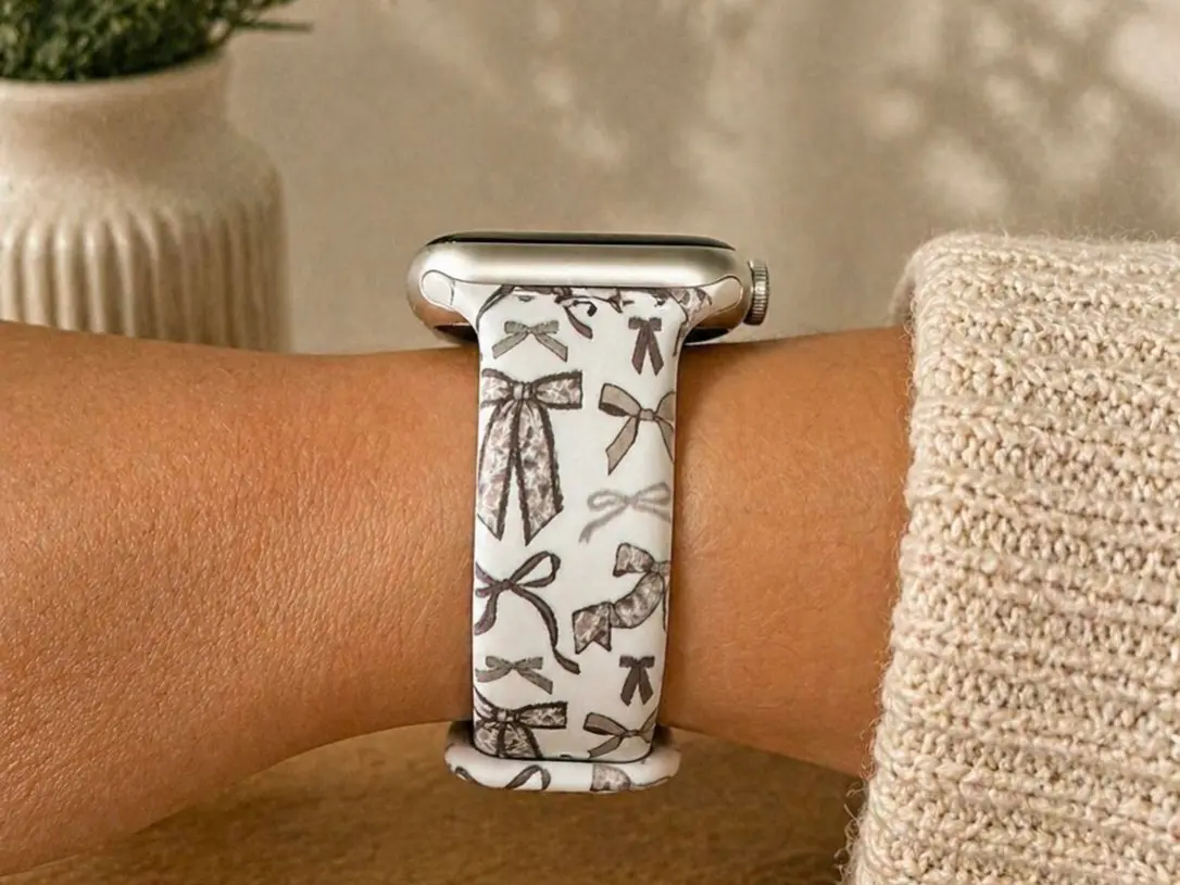 Neutral Camo Bow Watch Band – Cute Minimal Silicone Strap – Soft & Comfortable