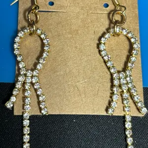 Handmade Jewelry with UV Resin Epoxy Resin Beads, Feathers, and Fabric