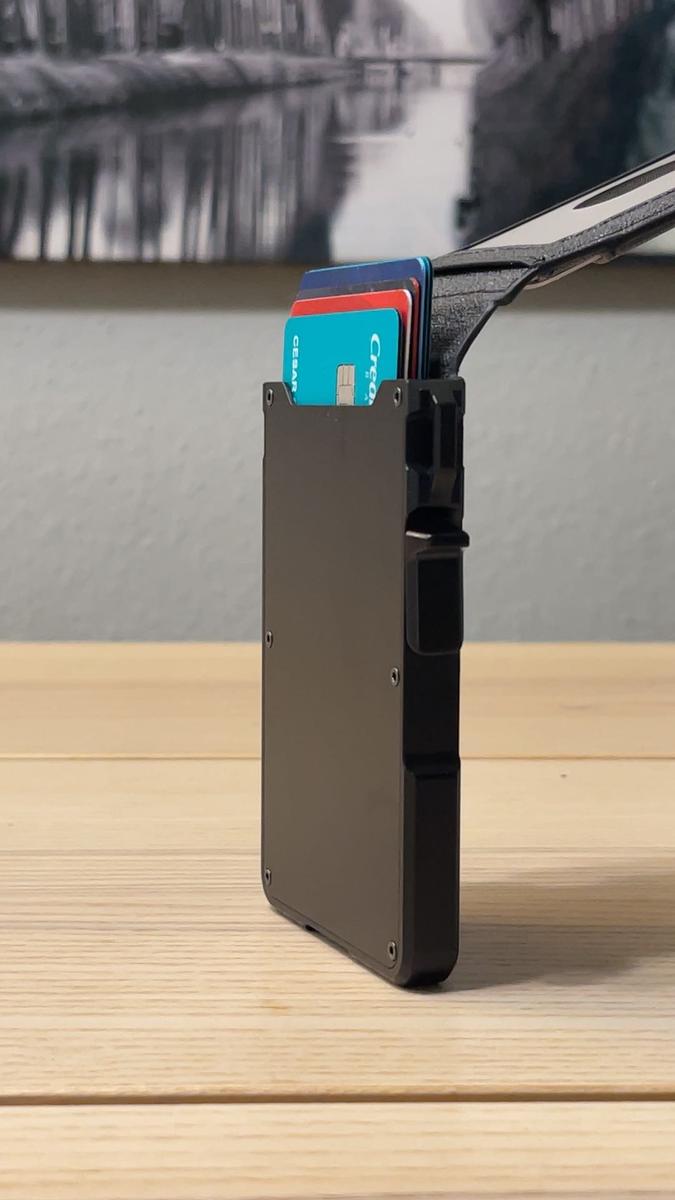 Item: Black 2, small