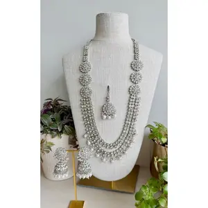Prishi long necklace set