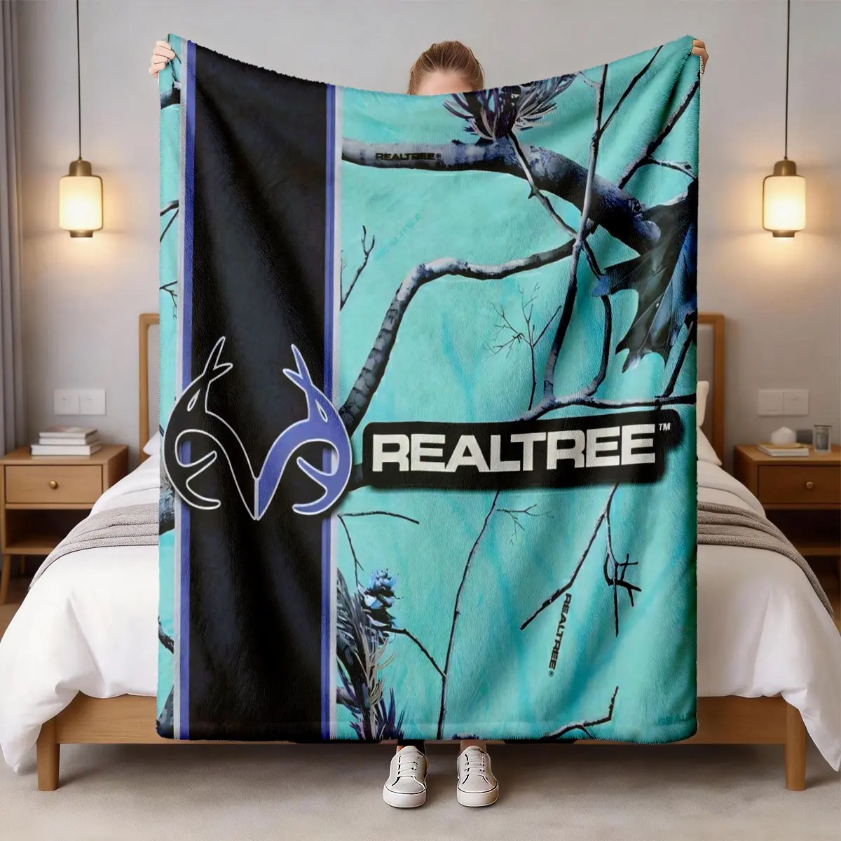 Realtree Camo Flannel Throw Blanket, Large Soft Lightweight Warm, Perfect for Bed Sofa Office Camping Travel, Spring Gift