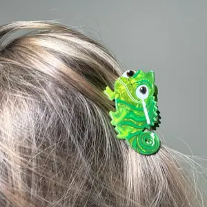 Chameleon tangle claw clip for hair