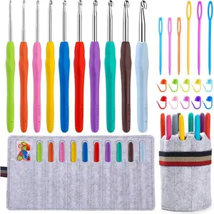 Crochet Hooks Set, 10 Sizes Ergonomic Crochet Hooks with Roll Felt Bag for Beginners, Ergonomic Handles for Arthritic Hands for Crocheting Yarn