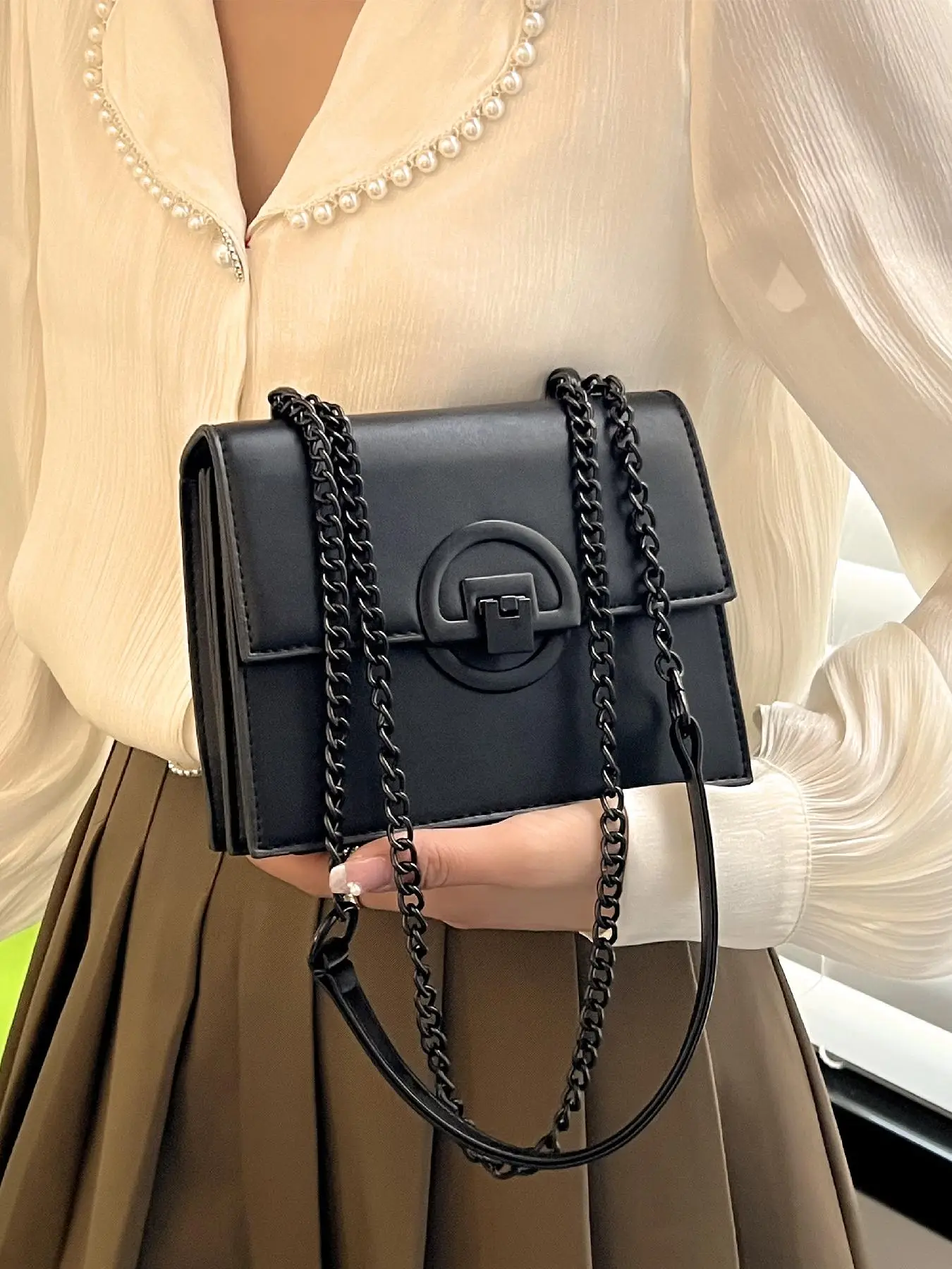 Women's Fashion Chain Decorated Flap Square Bag, Simple Plain Pu Leather Texture Shoulder Bag, All-match Solid Color Commuter Bag for Work & Daily Use