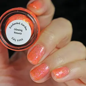 Glowing Petunia (GLOW IN THE DARK)