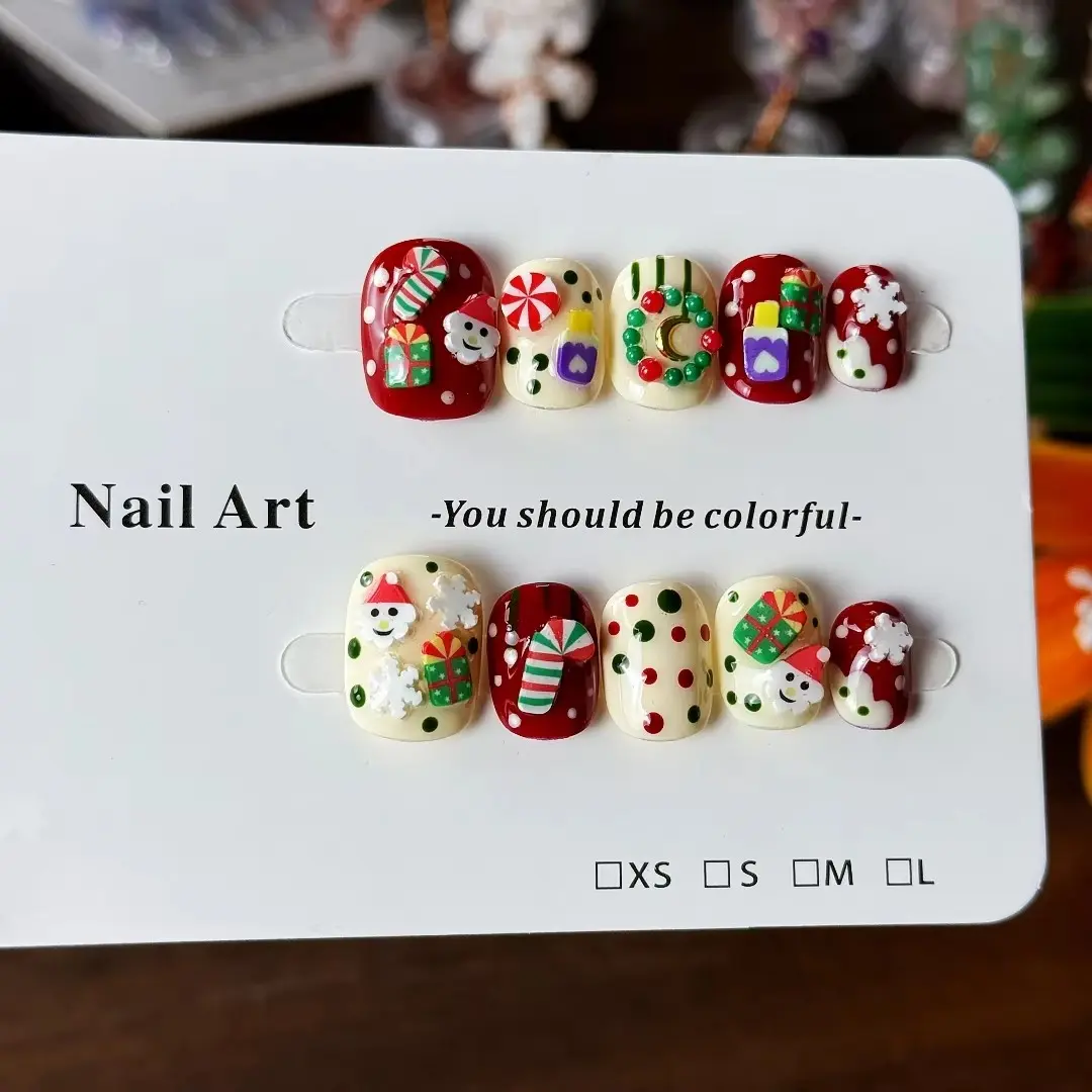 10pcs high-end The new autumn and winter Christmas hand-painted 3D pinching short style is cute handmade Glossy Fake Nails Diy Nail Art
