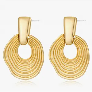 European and American jewelry: Exaggerated geometric irregular disc large earrings, French retro textured earrings, niche style