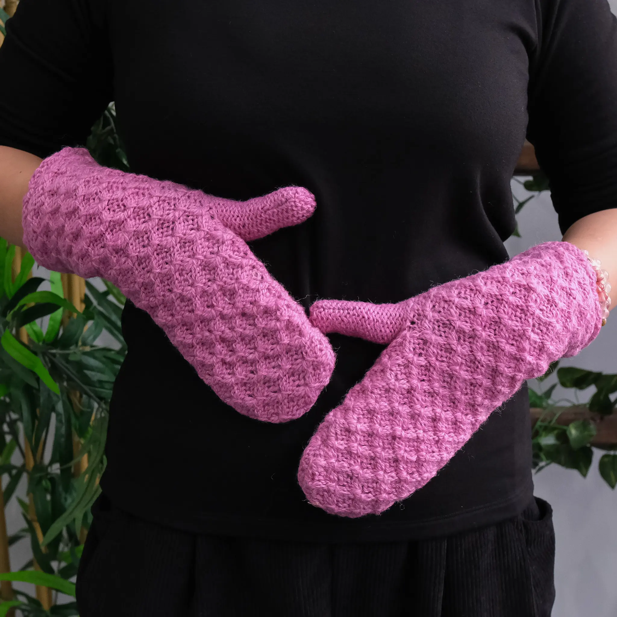 Solid Color Woolen Fleece Lined Mitten, Hand Knit Unisex Mitten , Winter Essential, Warm n Cozy Mittens, Gift For Her/Him, Soft Wool Mittens
