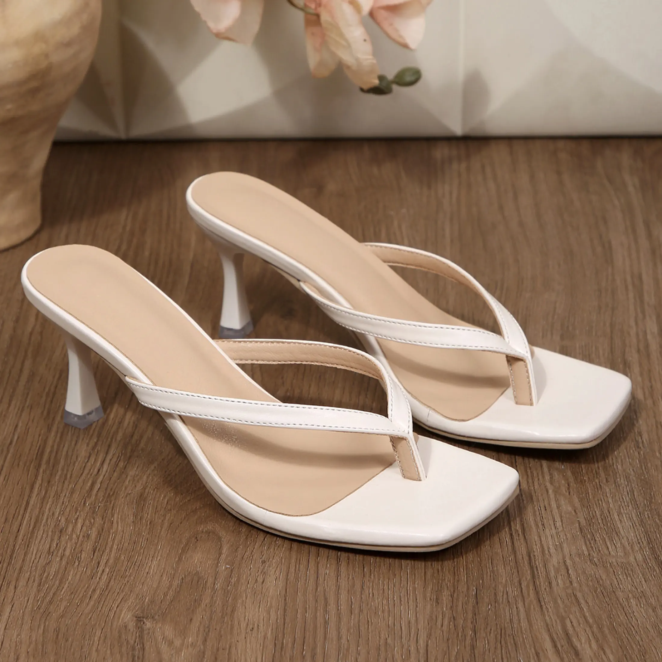 Women's Comfortable Kitten Heel Flip Flops Square Toe Summer Shoes Kitten Heels Thong Sandals