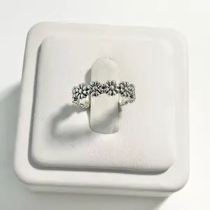 Sterling Silver 925 Small Flower Band Ring Sterling Silver 925 Small Flower Band Ring