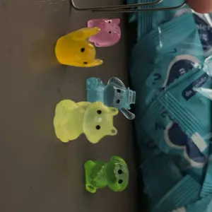 Mini Glow in The Dark Animal Resin Models(Random Color),10pc/20/30/100pc Surprise Mystery Bag for Dollhouse Decor, Fairy Garden Decor, Birthday Party Gift, DIY Crafts, Ornaments Desktop Statue Decoration Lightweight Artistic Magical Luminous Glossy